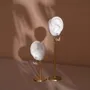 Objets de décoration - Porte-boucles d'oreilles oreille en silicone sur socle en laiton - WHISPERING WOODS