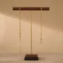 Objets de décoration - Présentoir à colliers et bracelets en noyer massif, tige en laiton - WHISPERING WOODS