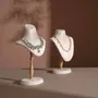 Objets de décoration - Buste pour colliers Plissé en suédine végane sur pied en hêtre - WHISPERING WOODS