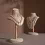 Objets de décoration - Buste pour colliers Plissé en suédine végane sur pied en hêtre - WHISPERING WOODS