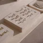 Objets de décoration - Ensemble de présentoirs à bijoux Vignette avec buste sur pied en hêtre - WHISPERING WOODS