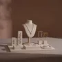 Objets de décoration - Ensemble de présentoirs à bijoux Vignette avec buste sur pied en hêtre - WHISPERING WOODS
