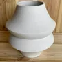Objets de décoration - Vase sculptural et géométrique en porcelaine blanche - Palindrome C2L - CALLIGRAMME