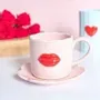 Objets de décoration - Mug festonné à motif lèvres « It Was Only a Kiss » avec soucoupe - SOMETHING DIFFERENT WHOLESALE EUROPE BV