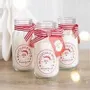 Objets de décoration - Lot de 12 bougies parfumées en bouteilles de lait Cookies & Milk, en présentoir - SOMETHING DIFFERENT WHOLESALE EUROPE BV