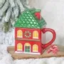 Objets de décoration - Mug avec couvercle maison de Noël rouge - SOMETHING DIFFERENT WHOLESALE EUROPE BV