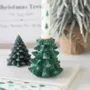 Bougeoirs et photophores  - Bougeoir sapin vert avec bougie conique - SOMETHING DIFFERENT WHOLESALE EUROPE BV