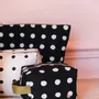 Clutches - Mia Toiletry Bag Caviar L 23 X 28 X 10 - LA CERISE SUR LE GATEAU