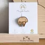 Broche en bois - Casque - LES PETITES HIRONDELLES