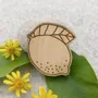Broche en bois - Citron - LES PETITES HIRONDELLES