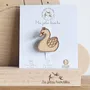 Broche en bois - Cygne - LES PETITES HIRONDELLES