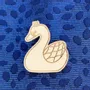 Broche en bois - Cygne - LES PETITES HIRONDELLES
