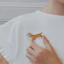 Broche en bois - Teckel - LES PETITES HIRONDELLES