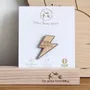 Pin's en bois - Super Maîtresse - LES PETITES HIRONDELLES