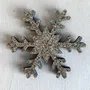 Broches - pin-s-feutrine-pailletee-flocon-de-neige - LES PETITES HIRONDELLES