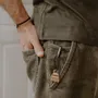 Cadeaux - porte-cles-en-bois-bonnet - LES PETITES HIRONDELLES