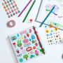 Loisirs créatifs pour enfant - Sticker book pour s'amuser et coller et décoller tous ses stickers - MAJOLO