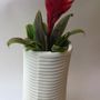 Vases - Vase "Carton ondulé" - FANNY LAUGIER PORCELAINE