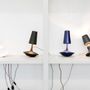 Lampes de table - Une lampe inclinée en métal - LABEL / BREED