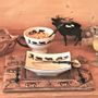 Assiettes de réception - Assiette plate avec motifs poya peints à la main - LES SCULPTEURS DU LAC