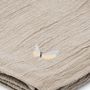 Plaids - Plaid gaufré en lin lavé, aspect froissé sable gypse - THECOCOONALIST