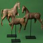 Sculptures, statuettes et miniatures - Cheval en résine sur socle - ASIATIDES
