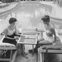 Autres décorations murales - Backgammon By The Pool - GETTY IMAGES GALLERY
