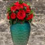 Décorations florales - Roses rouges conservées dans un magnifique vase vert - VIVA FLORA