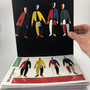 Objets de décoration - Aimants pour réfrigérateur Malevich Sportsmen — Lot de 20 aimants représentant des silhouettes humaines d'arlequins suprématistes - BEAMALEVICH