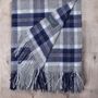 Plaids - Couverture en laine d'agneau in Bannockbane Silver Tartan - THE TARTAN BLANKET CO.