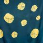 Foulards et écharpes - Écharpe en soie - Plaquettes de lys dor - SLOWSTITCH STUDIO
