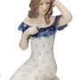 Sculptures, statuettes and miniatures - Girl with daisies - ROYAL COPENHAGEN