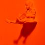 Objets design - PORTE MANTEAU / SCULPTURE MURALE RESINE  coloris Orange - The Girl & the Book  - BLOOP