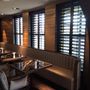 Cloisons - JASNO SHUTTERS - volet intérieur à persiennes orientables en hôtellerie restauration, musés - JASNO