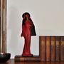 Sculptures, statuettes et miniatures - Sculpture en cuir, femme à la robe rouge  - ANNIE DELEMARLE SCULPTURE CUIR