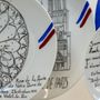 Pièces uniques - Installation sur socle d'assiettes illustrées ND DE PARIS - VERONIQUE JOLY-CORBIN
