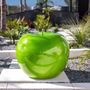 Accessoires de jardinage - Sculpture de pomme ombrée monochrome - BULL & STEIN