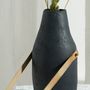 Vases - Vase à bourgeons d'argile en papier (gris foncé) - INDIGENOUS