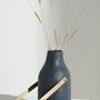 Vases - Vase à bourgeons d'argile en papier (gris foncé) - INDIGENOUS