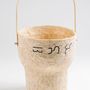 Vases - Vase en pâte à papier (naturel avec script Baybayin pour prendre soin) - INDIGENOUS