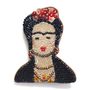 Cadeaux - Broche perlée artisanale Frida Kahlo - HELLEN VAN BERKEL HEARTMADE PRINTS