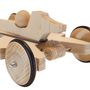 Loisirs créatifs pour enfant - La Voiture d’Ayrton, une voiture à élastique à fabriquer, en bois - MANUFACTURE EN FAMILLE