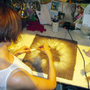 Coussins textile - Coussin décoratif « Sole » avec motif feutré à la main en laine mérinos et soie sur tissu de lin.  - ELENA KIHLMAN
