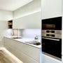 Kitchens furniture - Silestone Iconic White - COSENTINO