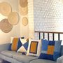 Coussins textile - Taie d'oreiller carrée rayée bleue par La Casa Cotzal - NEST