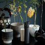 Décorations florales - Vase/jardinière GRAFFIO, rétro, noir/blanc, lignes fines, motif rayé, fait main - KLATT OBJECTS