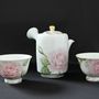 Accessoires thé et café - Théière japonaise en porcelaine à motif rose - YUKO KIKUCHI