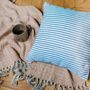 Coussins textile - Aflao (damier bleu doré), Coussin Artisanal  - AYÉLÉEFLEURIE