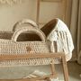 Mobilier bébé - Corbeille Moses à capuche avec décor en macramé et support à bascule - ANZY HOME