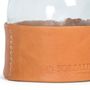 Carafes - Carafe d'eau avec ceinture en cuir  - SOL & LUNA